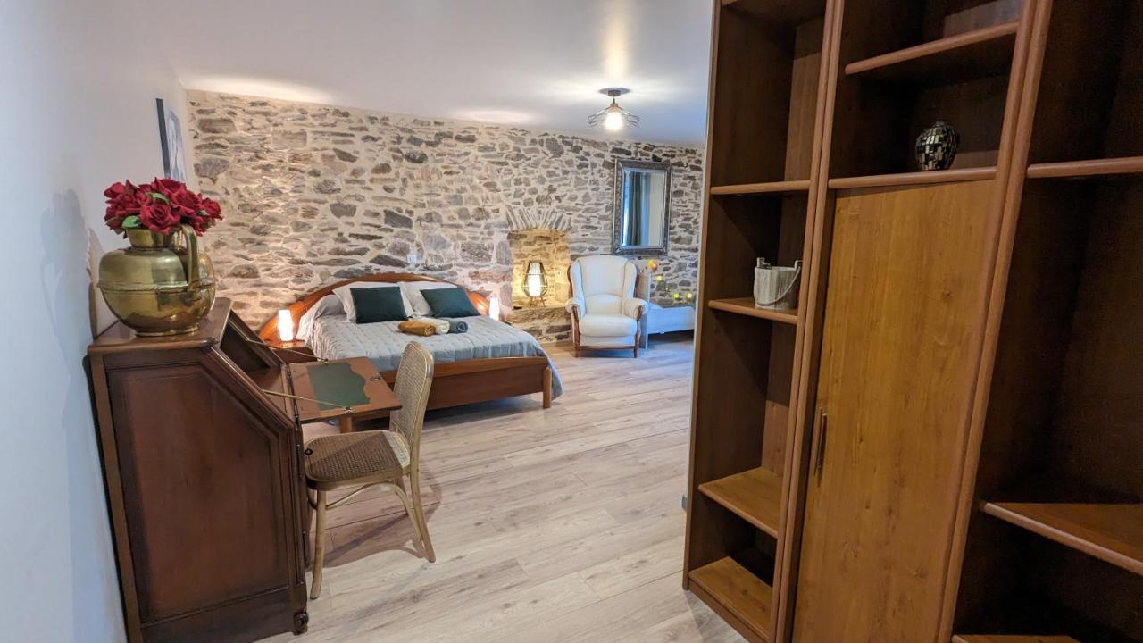 Отель La Salabertie Bagnac Экстерьер фото